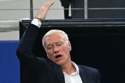 El lamento de Didier Deschamps, entrenador francés, tras una ocasión perdida por su equipo ante España
