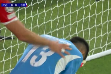 El lamento de Gazzaniga después de su único error de la noche, que le costó la derrota a Girona