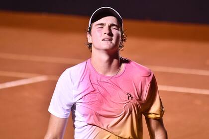 El lamento del brasileño João Fonseca, que perdió con Alexandre Muller en la primera ronda del Río Open, dos días después de haber ganado el ATP de Buenos Aires