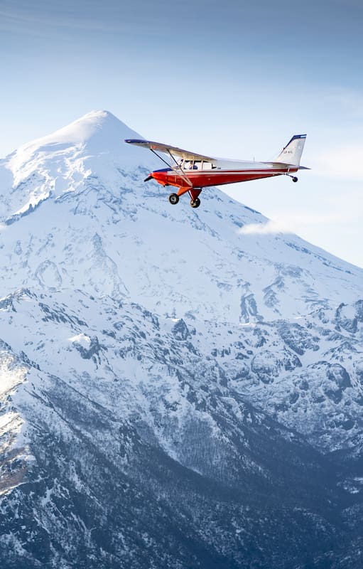 El Lanín es omnipresente, aún desde el aire.