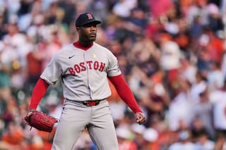 Chapman logra su salvamento 400 y jonrón de White ayuda a Medias Rojas a barrer 3-1 a Orioles