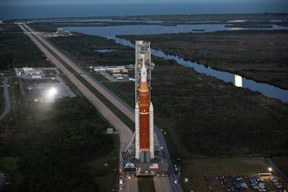 El lanzamiento de Artemis 1 está programado para mayo de este año; sería una misión no tripulada cuyo objetivo es ir hasta la Luna; para esto usarán el gigantesco SLS el cohete más potente de la NASA