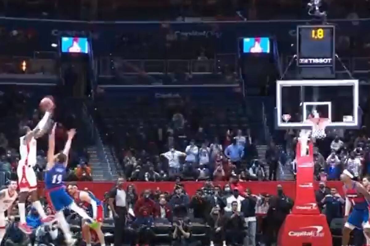 El lanzamiento de Porter Jr. para darle la victoria a Houston, que despertó un comentario desafortunado del relator de la transmisión oficial