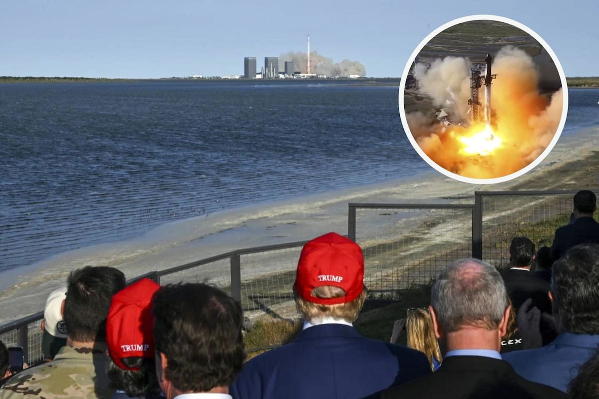El lanzamiento del sexto cohete Starship de Space X, con Donald Trump en la platea (con su gorra roja distintiva) (Brandon Bell, pool via AP)