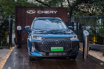Chery amplía su oferta de híbridos enchufables con el TIGGO 7 CSH