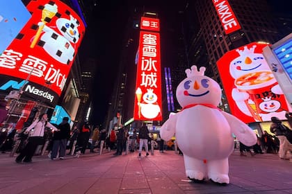 El lanzamiento incluyó una acción promocional en Times Square encabezada por su personaje corporativo
