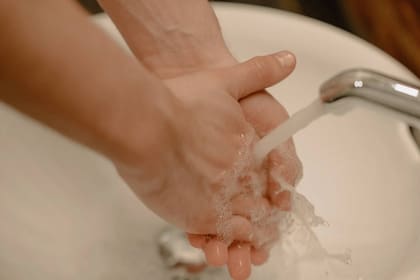 El lavado de manos es crucial para no propagar organismos que generan enfermedades (Foto Pexels)