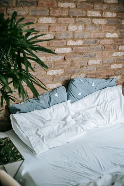 El lavado en el lavarropas puede dañar ciertos tipos de almohadas