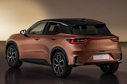 El LBX utiliza la plataforma del Toyota Yaris Cross europeo, y se comercializará en Argentina en su versión Active.