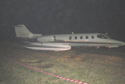 El Learjet 25-D (LV-WLG) detenido en su posición final en el Aeropuerto Internacional de San Fernando el 14 de Junio de 2016. (Imagen proporcionada por la Junta de Investigación de Accidentes de Aviación Civil)