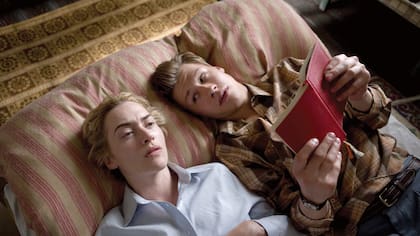 El lector: basado en su célebre novela, el film fue protagonizado por Kate Winslet (ganó el Oscar) y David Kross
