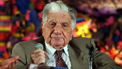 El escritor Augusto Roa Bastos