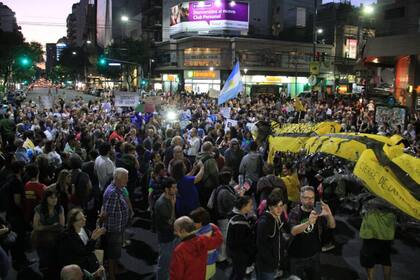 El legislador de la Ciudad por Unidad Ciudadana, Mariano Recalde, compartió fotos sobre las manifestaciones en su cuenta de Twitter