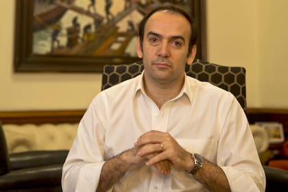 El legislador de Vamos Juntos defiende a Caputo y asegura que Angelici no tiene tanto poder en el Pro