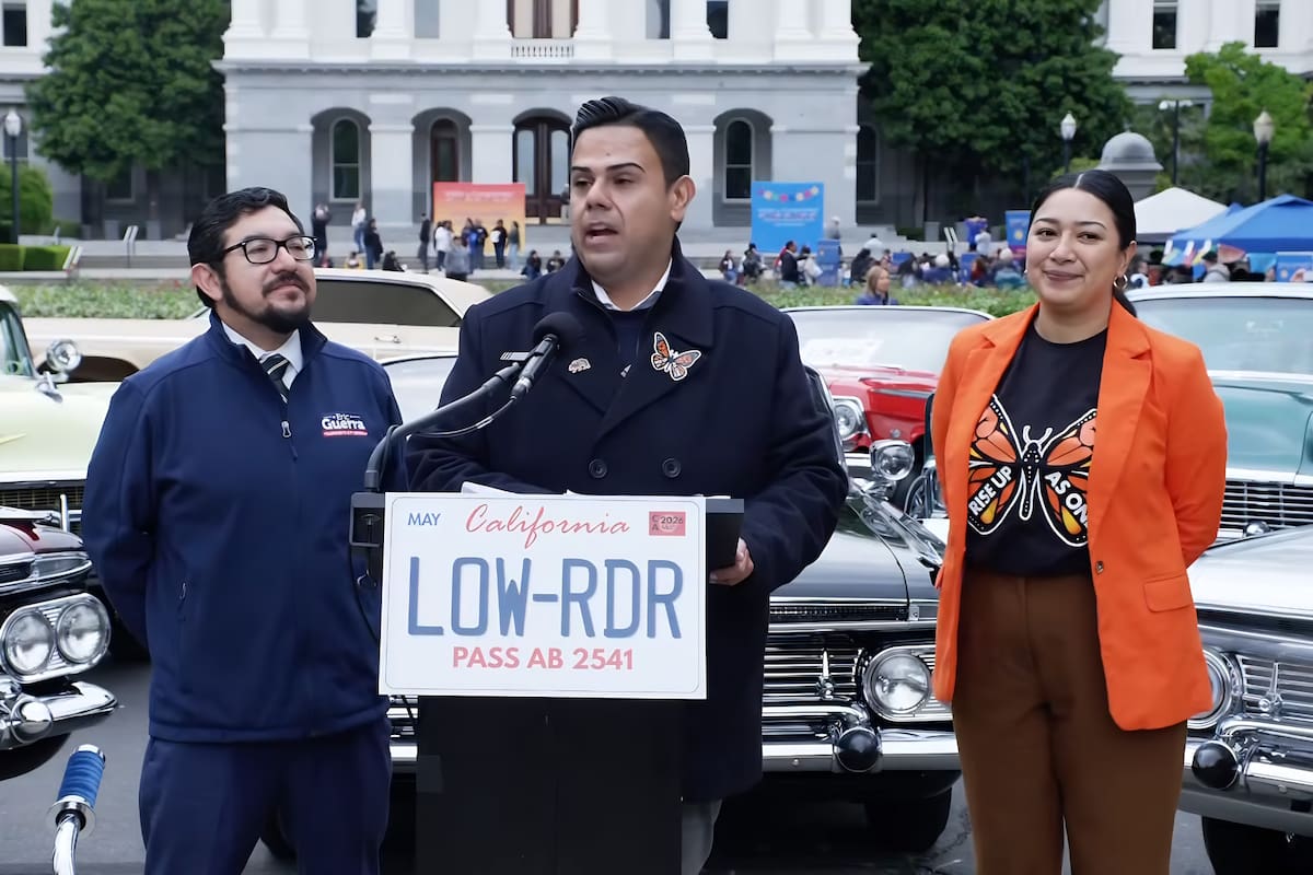 El legislador Mark González presentó una propuesta de ley para introducir placas especiales en California