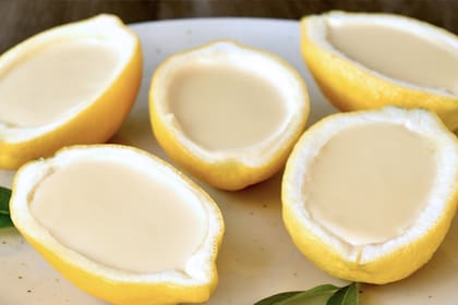 El Lemon Posset o Posset de Limón es un postre británico relleno de crema