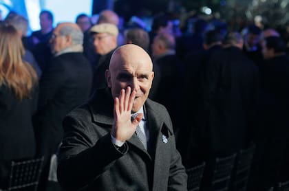 El libertario lo comunicó en sus redes sociales, acorralado por las revelaciones sobre su vínculo con el empresario "Fred" Machado, al que la Justicia de EE.UU. investiga por narcotráfico