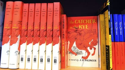 El libro El guardián en el centeno de JD Salinger fue objetado en Estados Unidos por un lenguaje que hoy en día es considerado ingenuo
