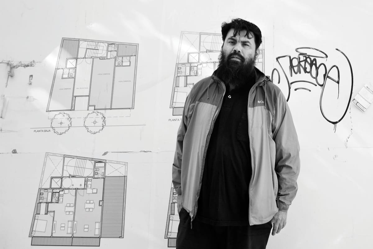 El libro es una crónica de las vidas que lo acompañaron en ese oficio.