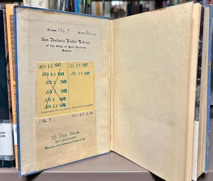 El libro había sido prestado en 1943 y fue devuelto casi 82 años tarde a la Biblioteca Pública de San Antonio