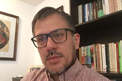 El Licenciado Facundo Martínez atiende desde todas las plataformas tecnológicas