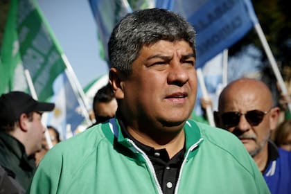 El líder de Camioneros apuntó contra el Gobierno y pidió internas en el peronismo