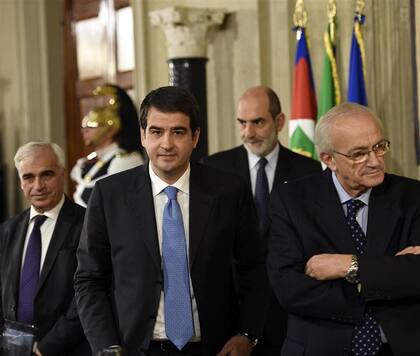 El líder de Forza Italia, Raffaele Fitto, se reunió ayer con el presidente Mattarella