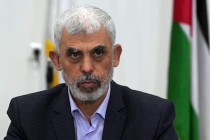 El líder de Hamas Yahya Sinwar en Ciudad Gaza el 13 de abril del 2022. (AP foto/Adel Hana)