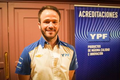 El líder de la categoría contó detalles de su vida deportiva y destacó el aporte de la nafta premium de YPF en una charla en la carrera de San Nicolás