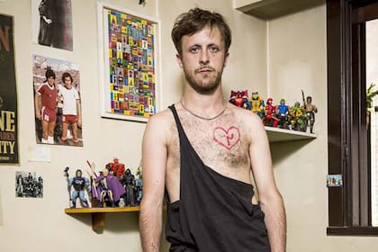 El líder de Los Rusos Hijos de Puta muestra su veta sensible en su proyecto solista.