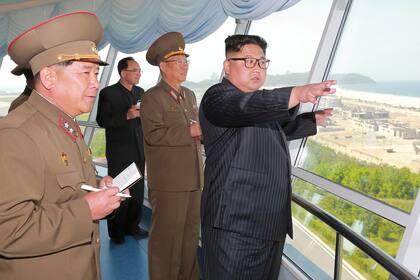 El líder de Pyongyang reemplazó a los tres principales funcionarios militares del régimen