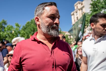 El líder de Vox, Santiago Abascal, en la Plaza de Chamberí, en Madrid. (A. Pérez Meca - Europa Press)
