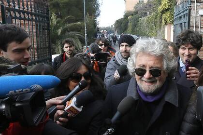 El líder del Movimiento Cinco Estrellas, Beppe Grillo, votó cerca de Génova; fue el gran ganador de los comicios