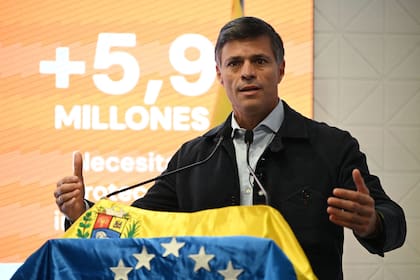 El líder opositor Leopoldo López durante una conferencia de prensa en 2025. El abogado escapó de Venezuela en 2020.