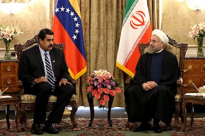 El líder supremo de Irán, Alí Jameneí, y el presidente de Venezuela, Nicolás Maduro