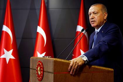 El líder turco se impuso en las urnas y consiguió una victoria sin tener que ir a ballottage con el opositor Ince