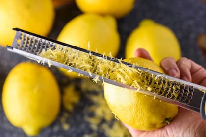El limón también puede contribuir a la absorción de nutrientes como el hierro, mineral, que puede ser beneficioso para pacientes que tienen anemia y que está asociada con la diabetes.