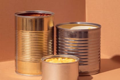 El líquido cumple una función en la seguridad y vida útil del alimento