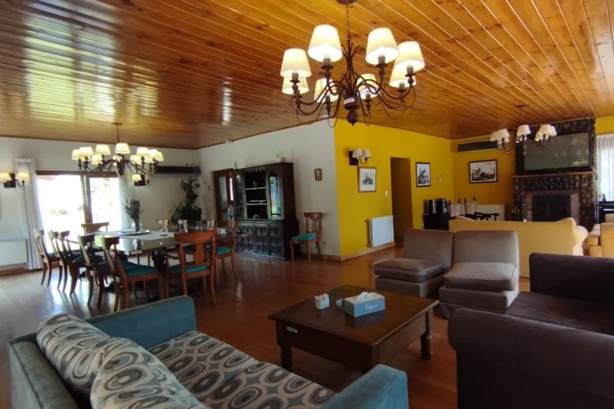 El living de la residencial oficial de los gobernadores en El Calafate, Santa Cruz