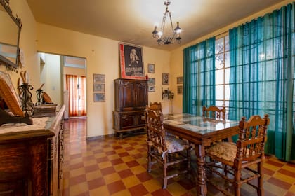 El living y comedor de la casa del ex presidente.