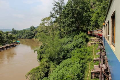El llamado "tren de la muerte", en la provincia tailandesa de Kanchanaburi, donde murió el turista neocelandés