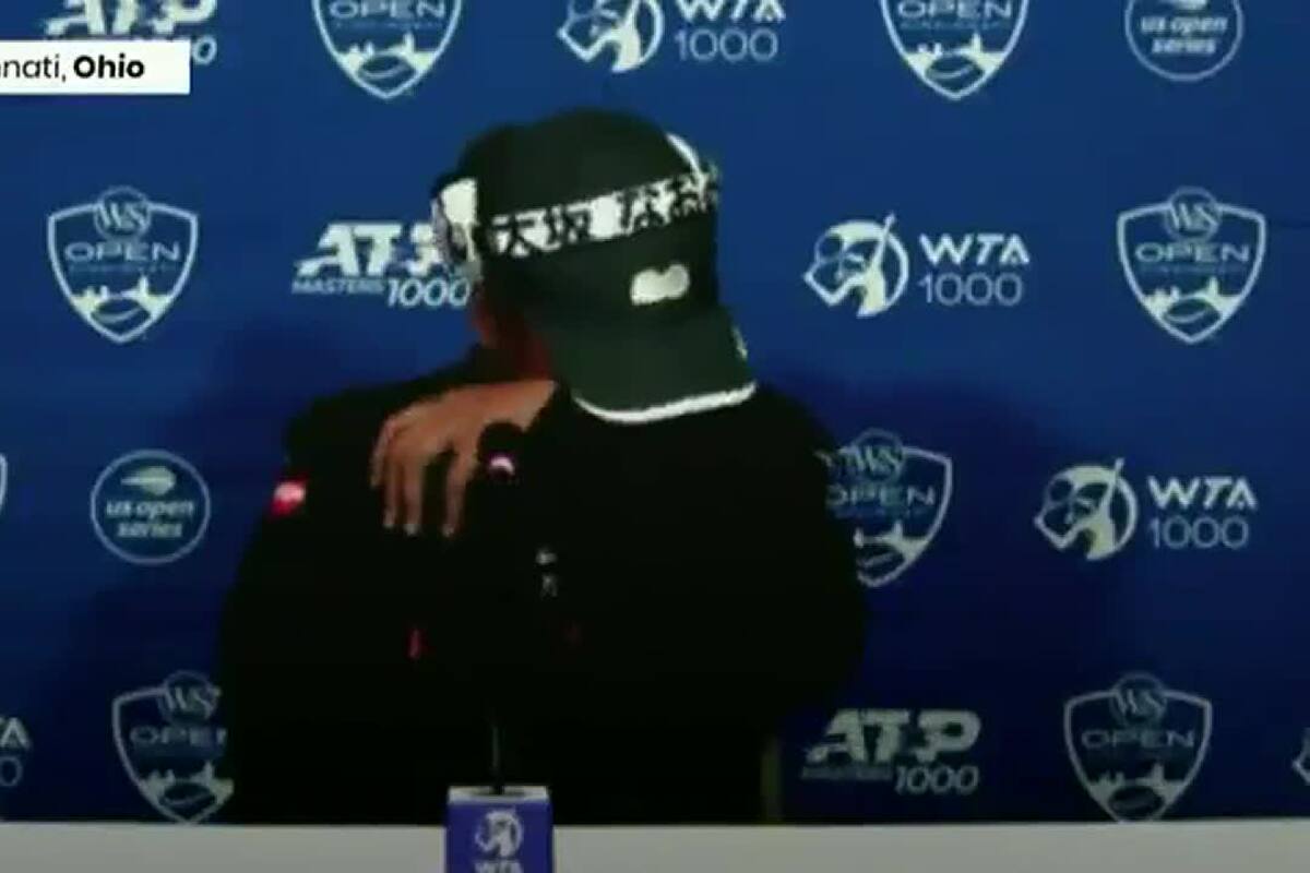 El llanto de Naomi Osaka durante una rueda de prensa en el WTA 1000 de Cincinnati.