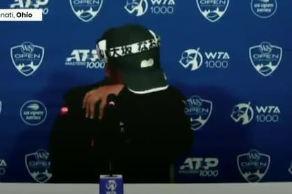 El llanto de Naomi Osaka durante una rueda de prensa en el WTA 1000 de Cincinnati.