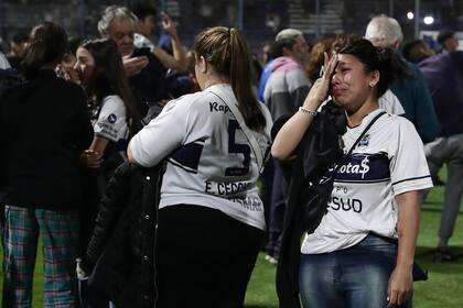El llanto de una hincha de Gimnasia y Esgrima