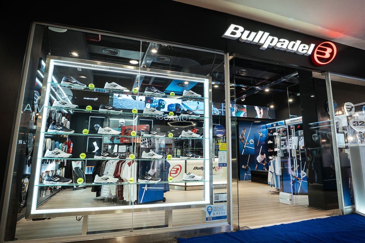 El local de Bullpadel funciona en el primer piso del Unicenter Shopping de Martínez