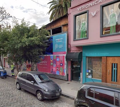 El local, de dos plantas, cuenta con un patio y áreas de depósito a renovar