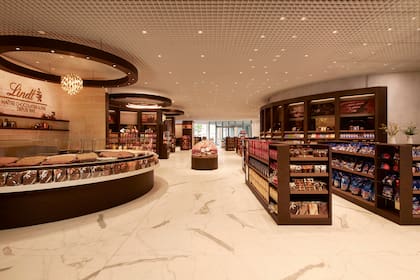 El local de exposición y venta es el más grande de los dedicados al chocolate del mundo.