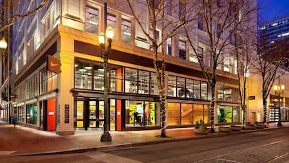 El local de Nike en Portland cerró por los robos y la violencia del crimen organizado