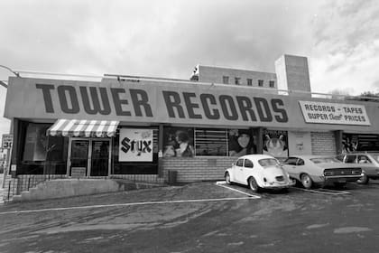 El local de Tower Records en el Sunset Boulevard de Los Ángeles, en 1974. La cadena fue desapareciendo en todo el mundo ante el auge de los MP3