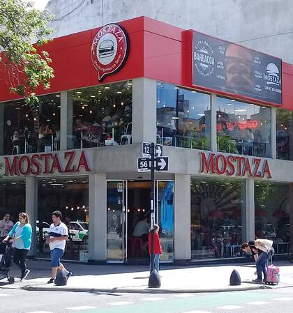 El local del robo en el centro de La Plata